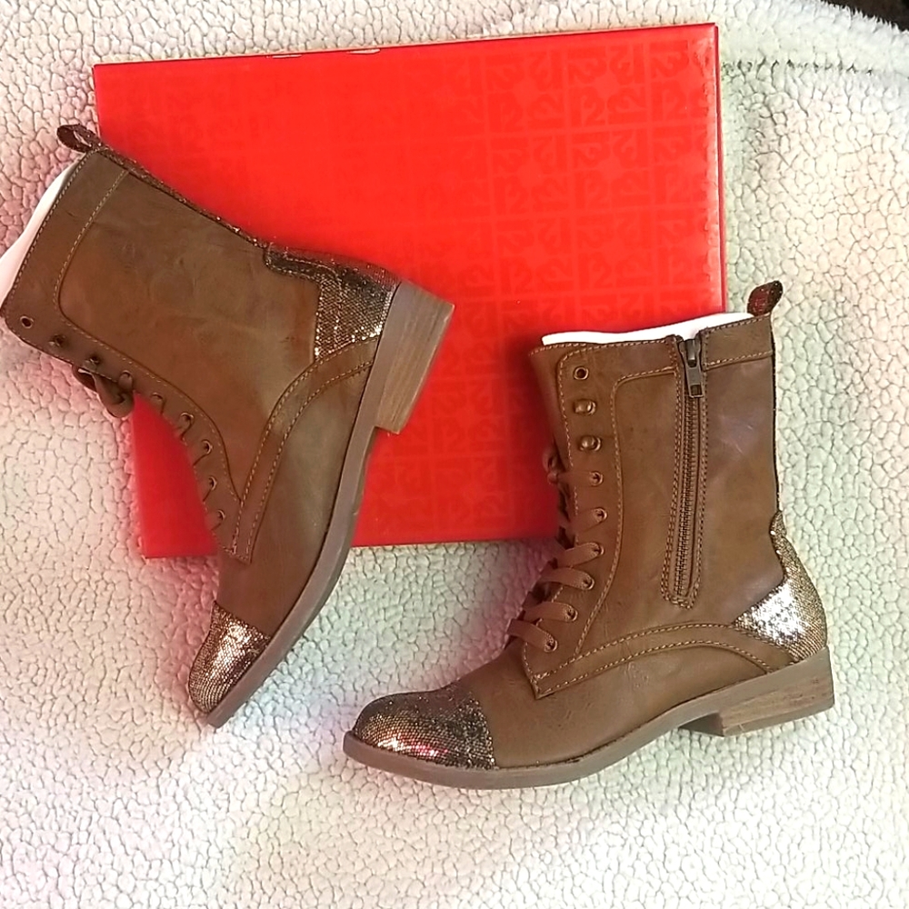 NEW R2 Footwear glitter boots!